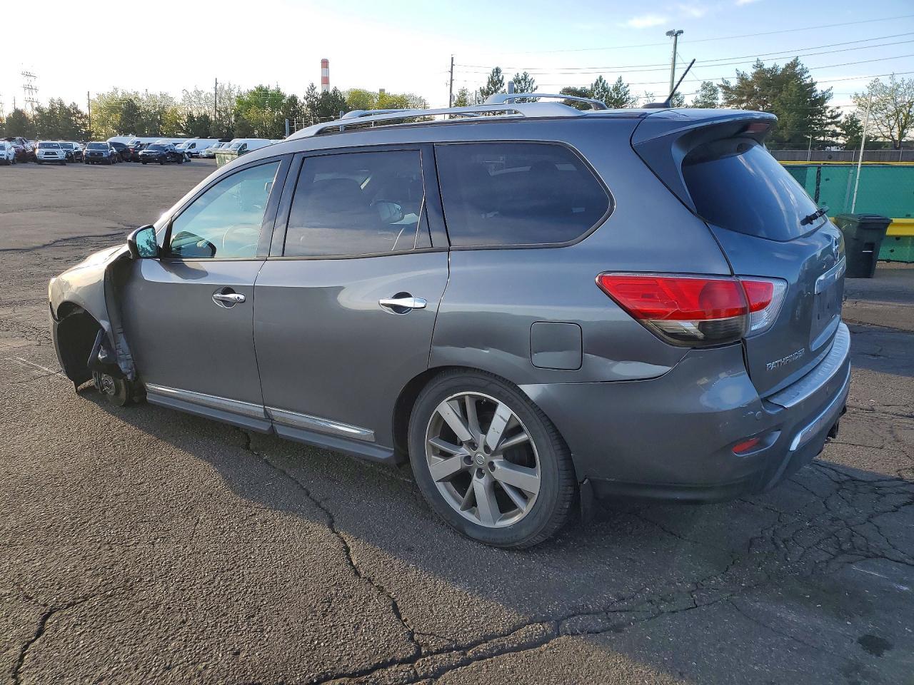 2015 Nissan Pathfinder Platinum - Фото 2