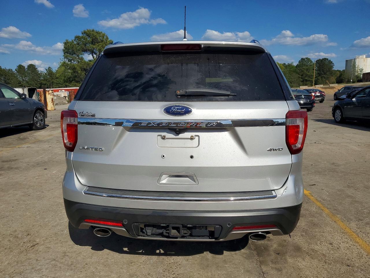 2019 Ford Explorer - Image 6