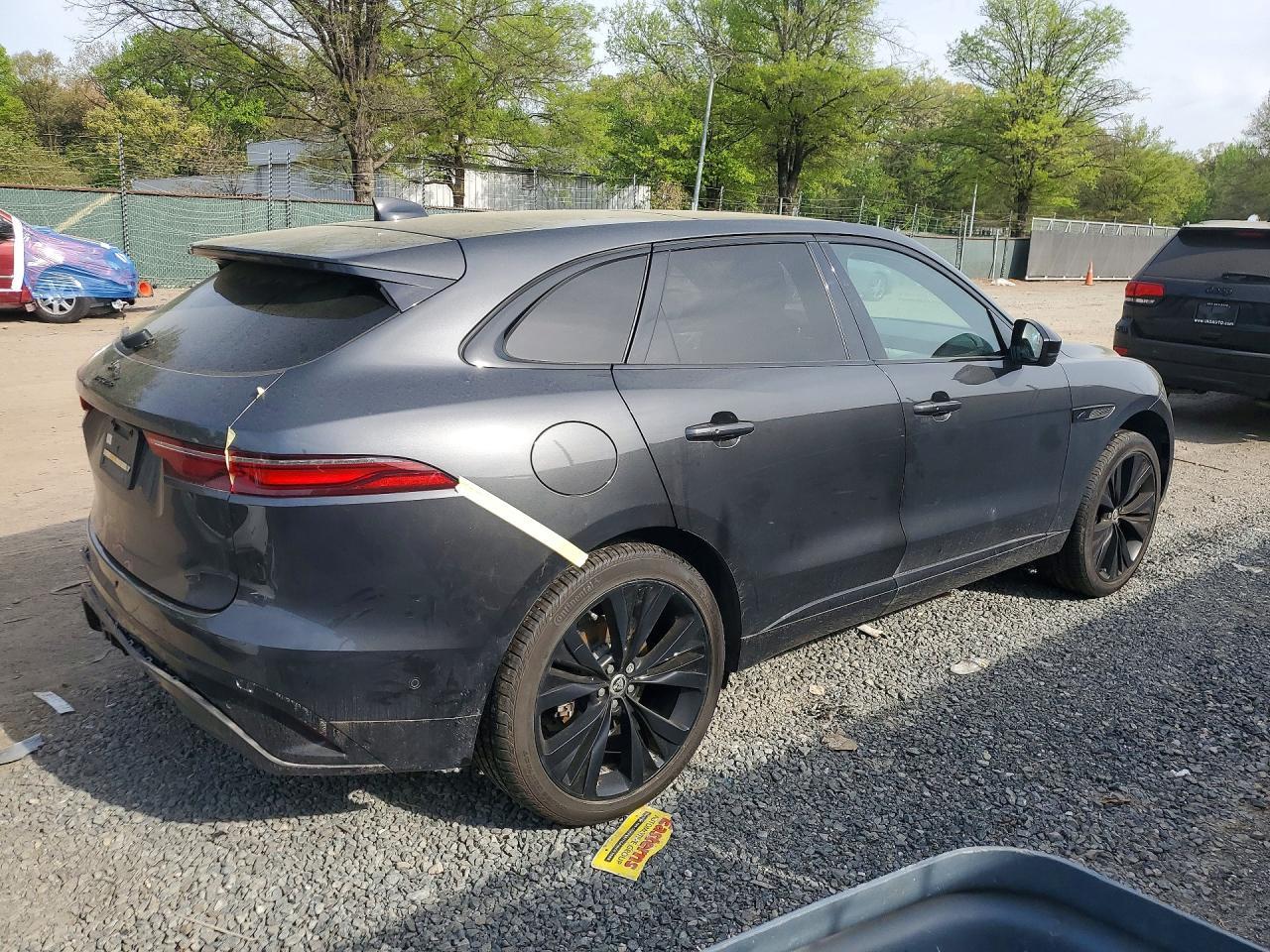 2025 Jaguar F-Pace R-Dynamic S - Image 3