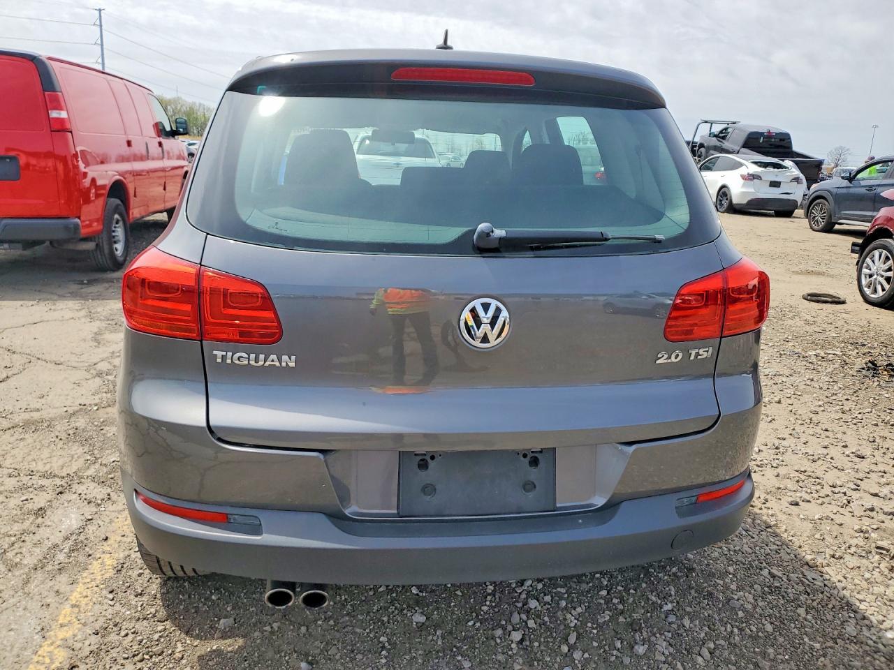 2014 Volkswagen Tiguan S - Image 6