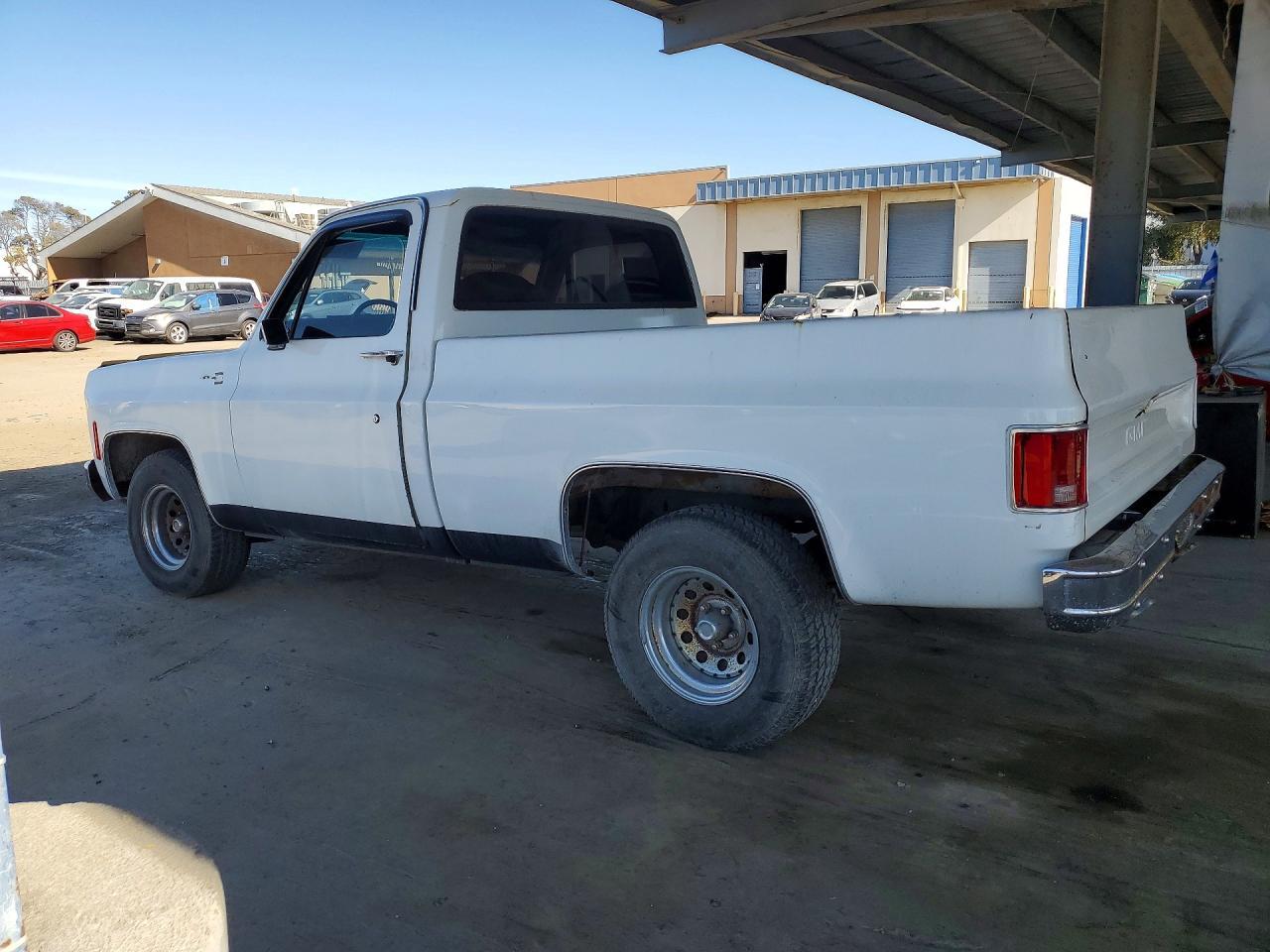 1977 GMC Sierra - Image 2