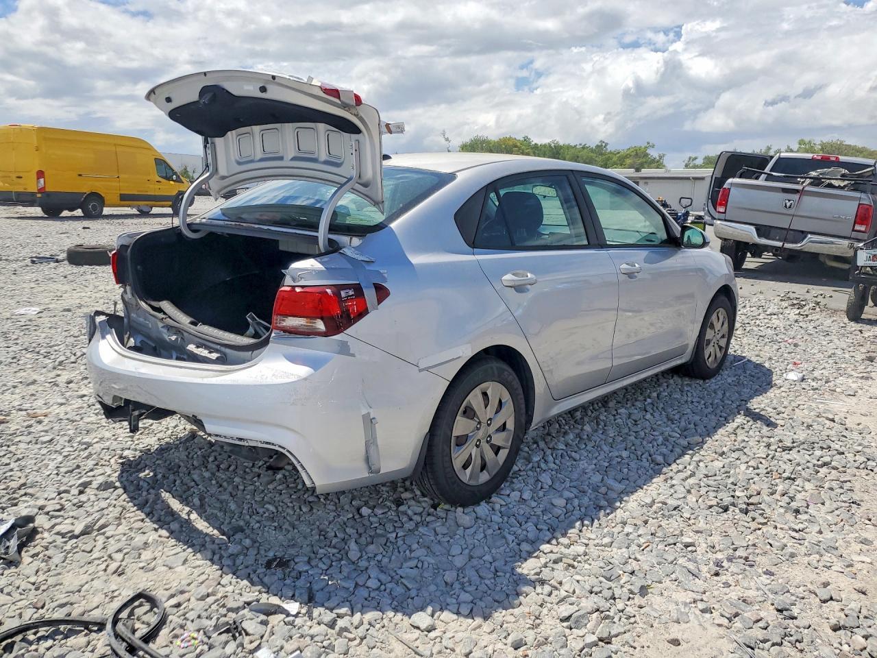 2019 Kia Rio S - Фото 3