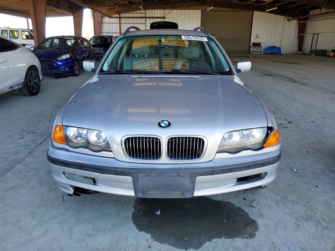 2001 BMW 325 It - Image 5