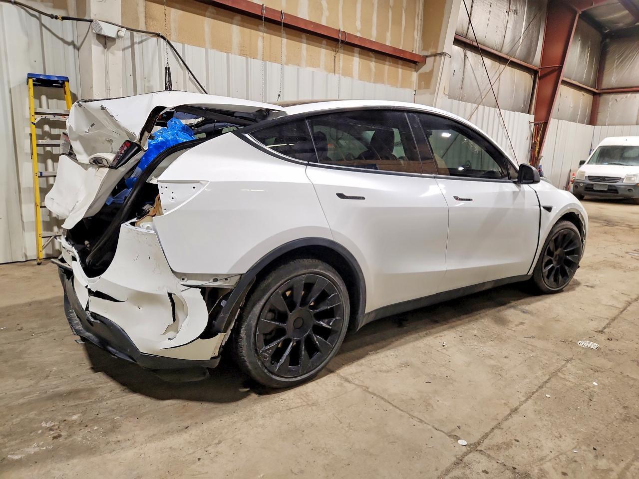 2020 Tesla Model Y - Фото 3