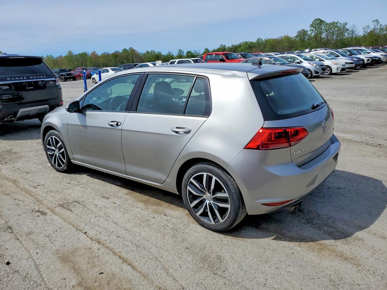 2016 Volkswagen Golf S - Image 2