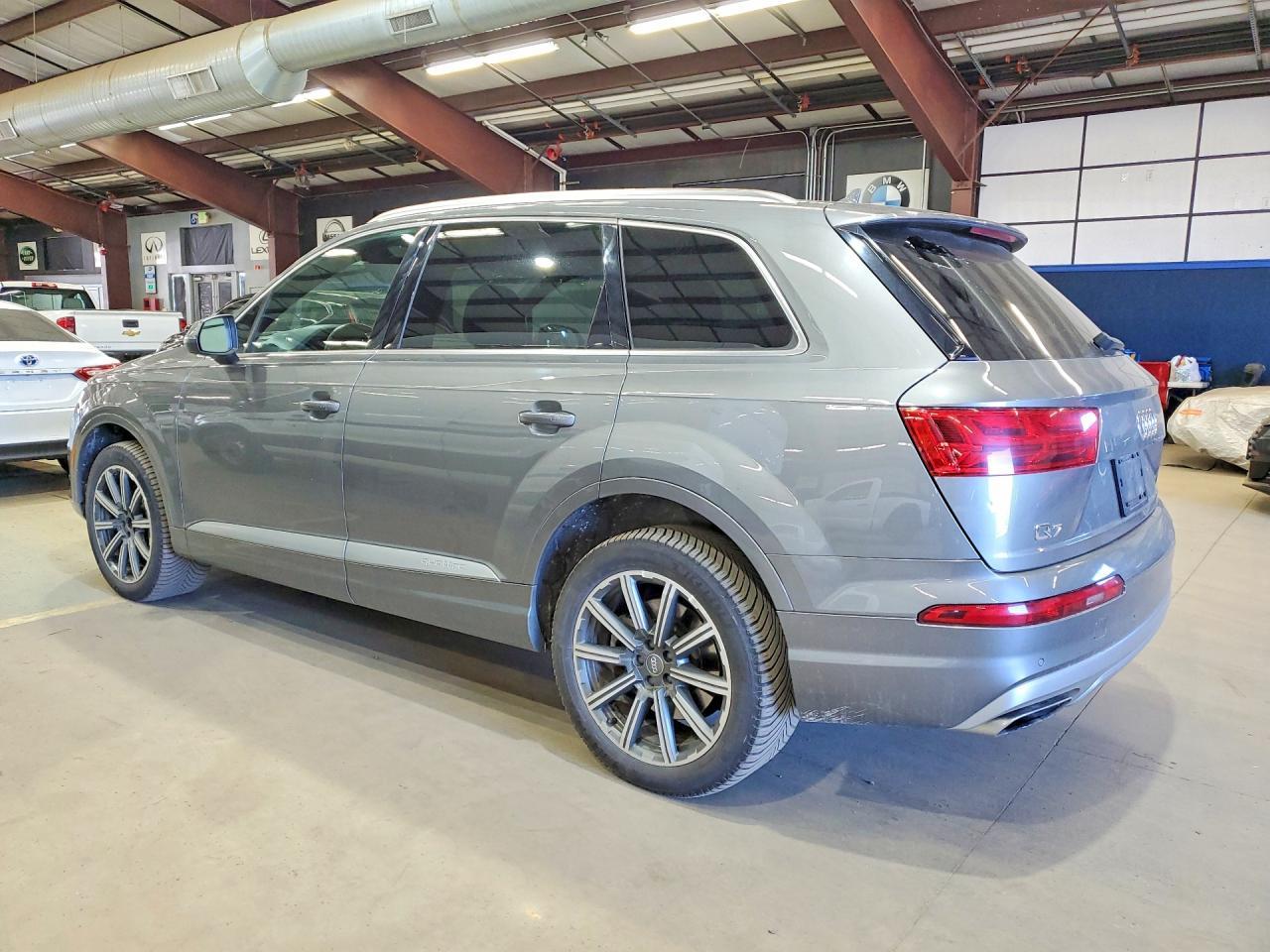 2017 Audi Q7 Premium Plus - Фото 2