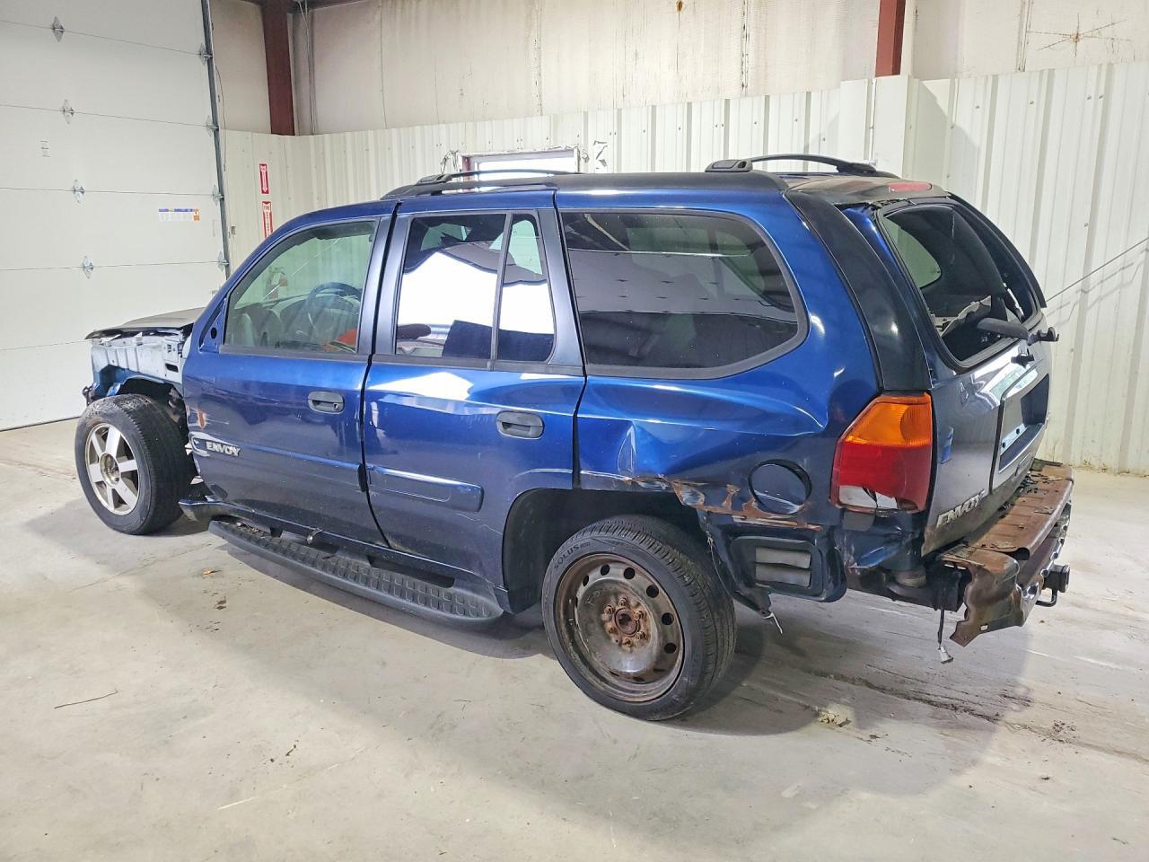 2004 GMC Envoy - Image 2