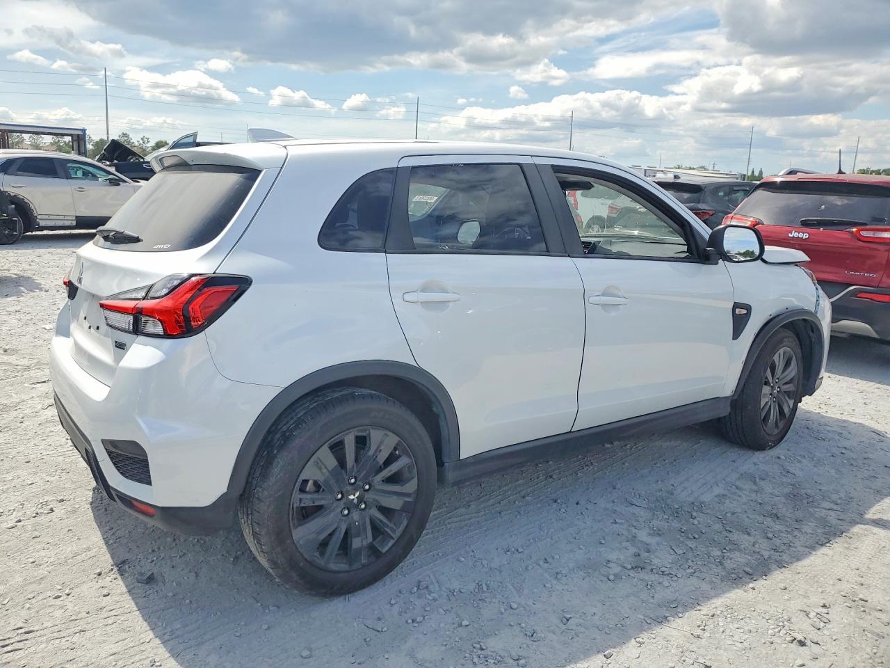 2025 Mitsubishi Outlander Sport S - Фото 3