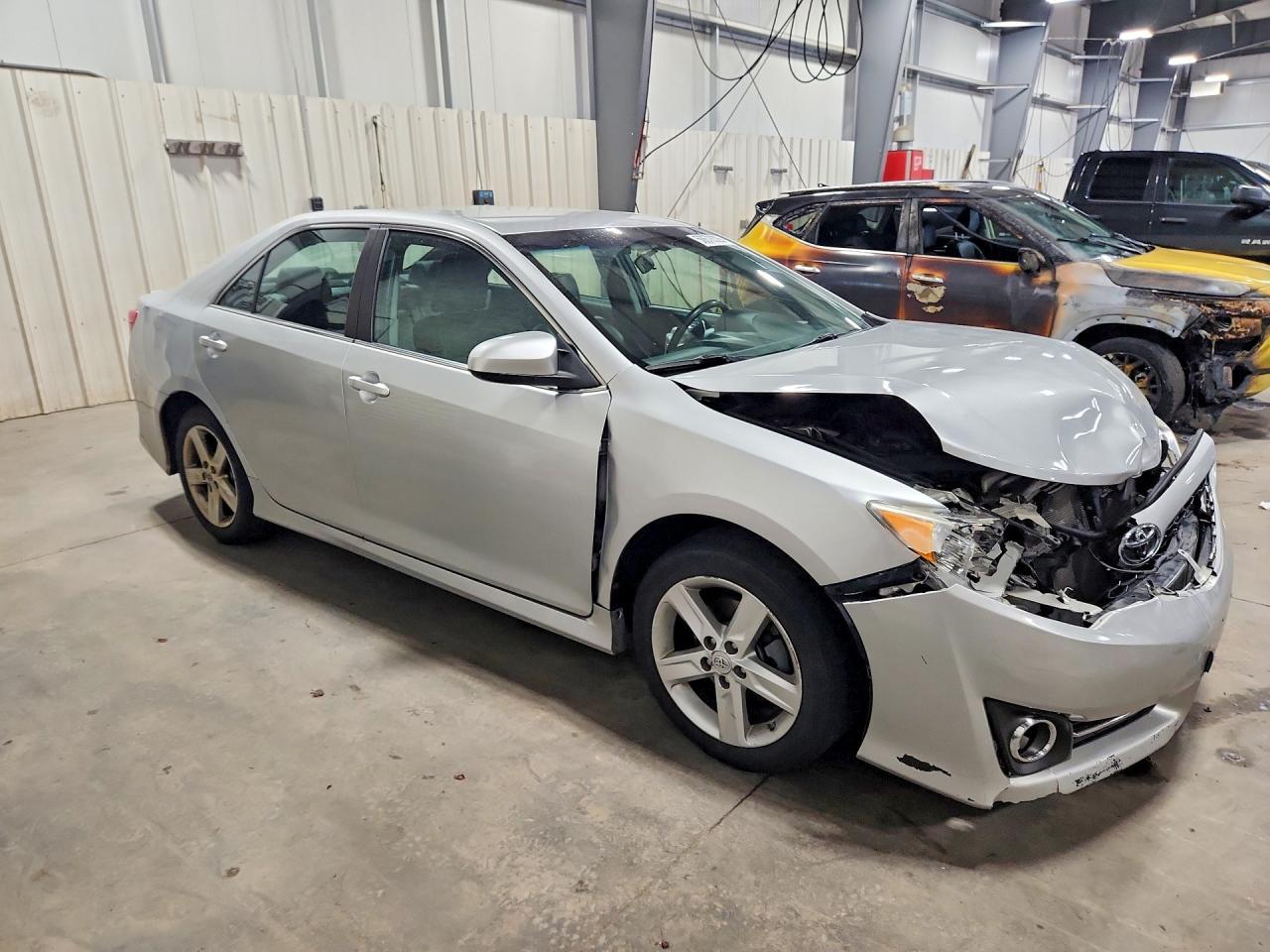 2012 Toyota Camry Se - Фото 4