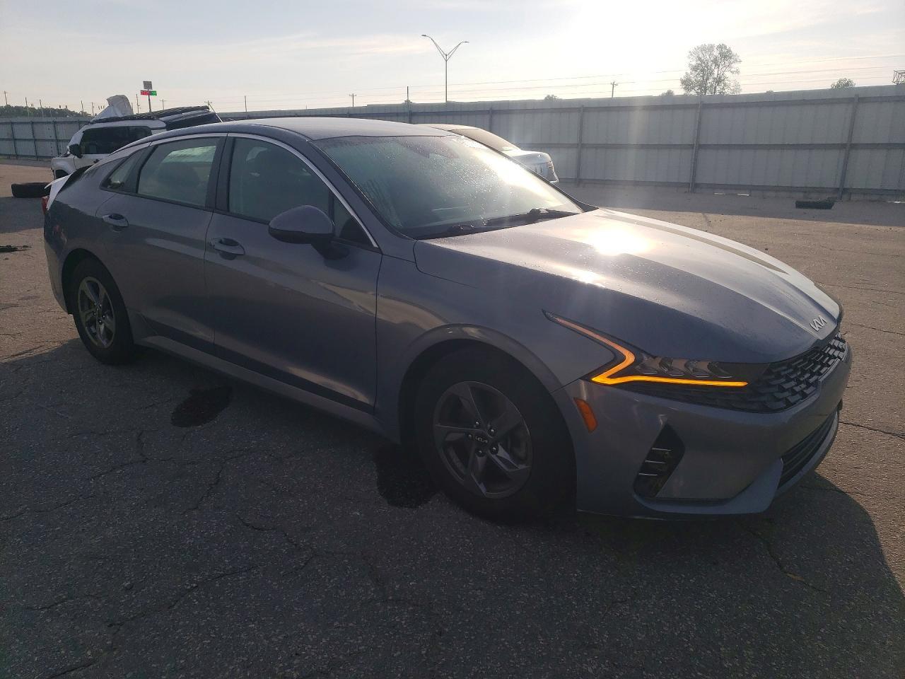 2022 Kia K5 Lxs - Image 4