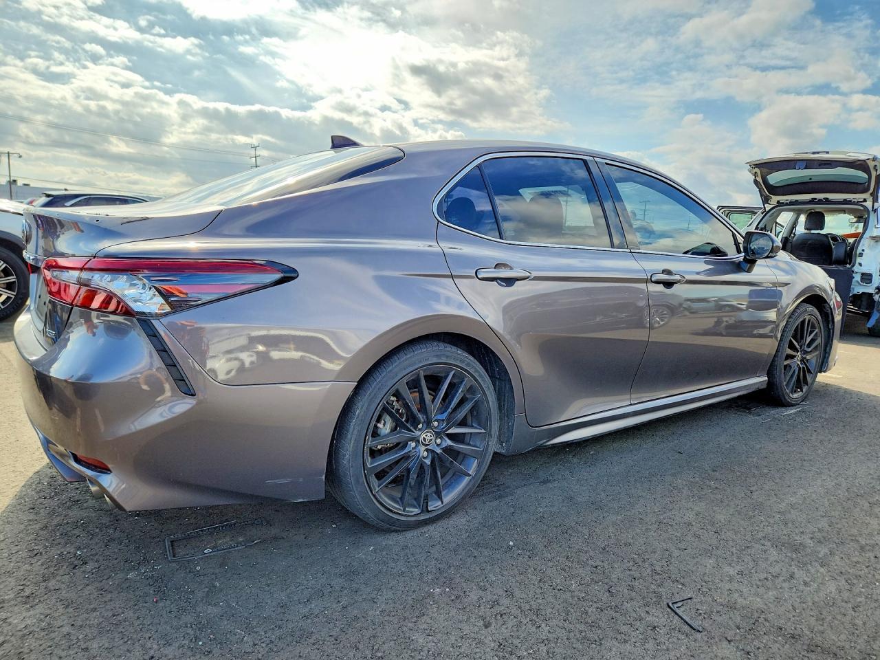 2021 Toyota Camry Xse - Фото 3