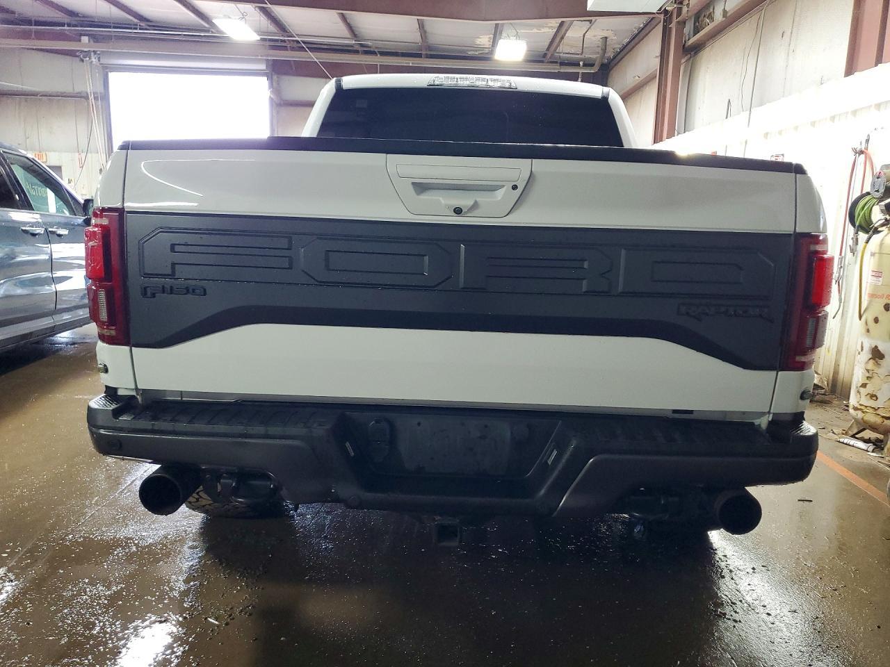 2018 Ford F150 Raptor - Фото 6