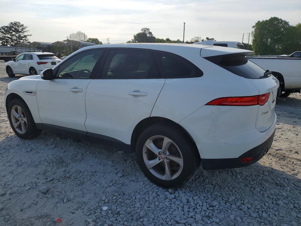 2017 Jaguar F-Pace Premium - Image 2