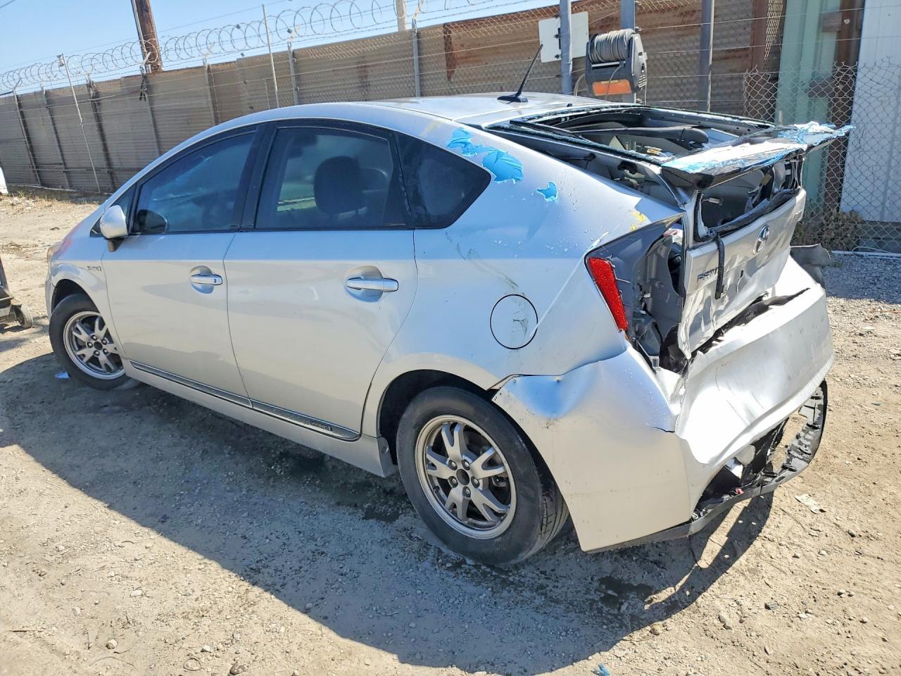 2011 Toyota Prius Four - Image 2
