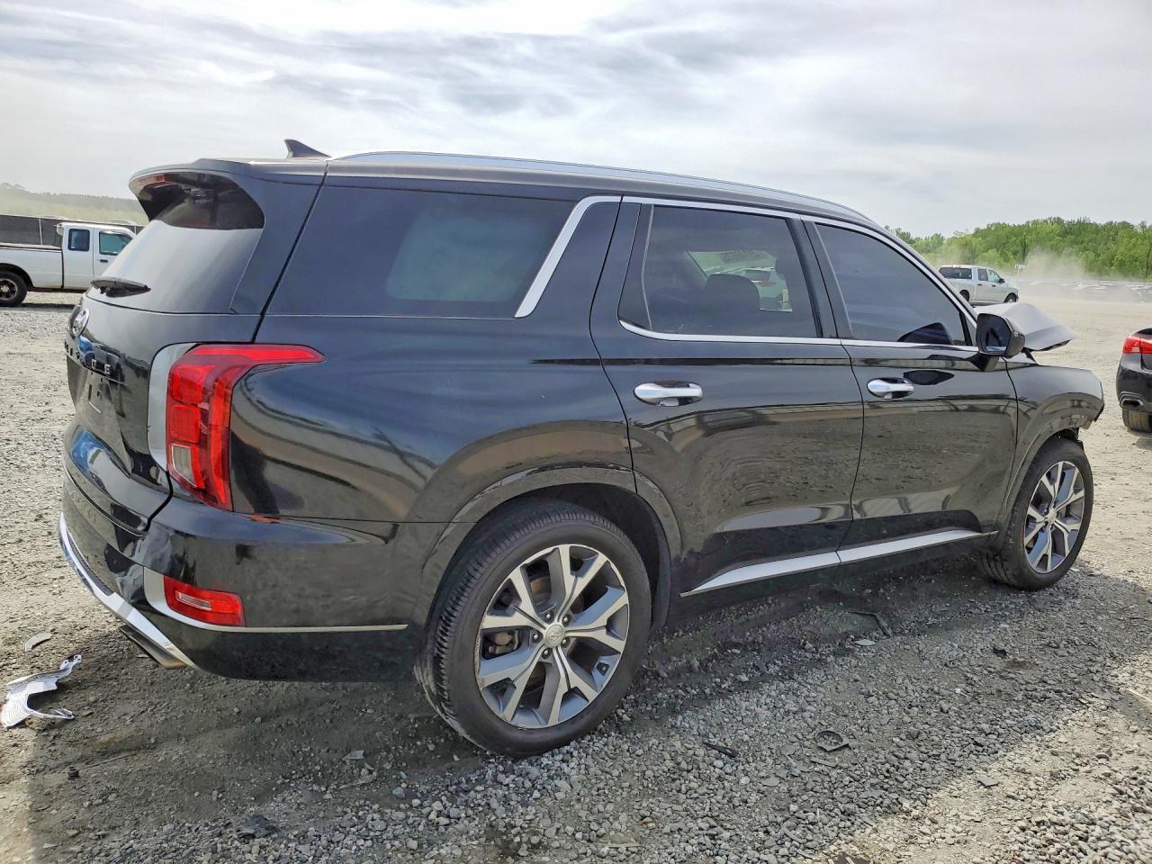 2021 Hyundai Palisade Limited - Image 3