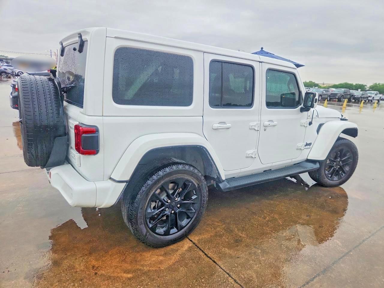 2021 Jeep Wrangler Unlimited Sahara - Image 3