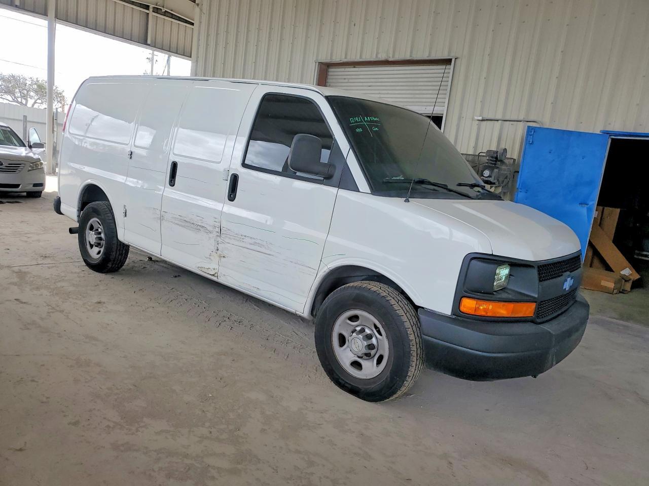 2010 Chevrolet Express G2500 - Image 4