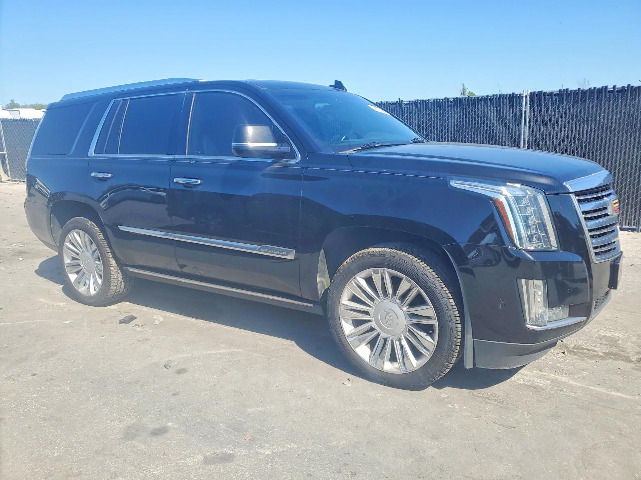 2019 Cadillac Escalade Platinum - Фото 4