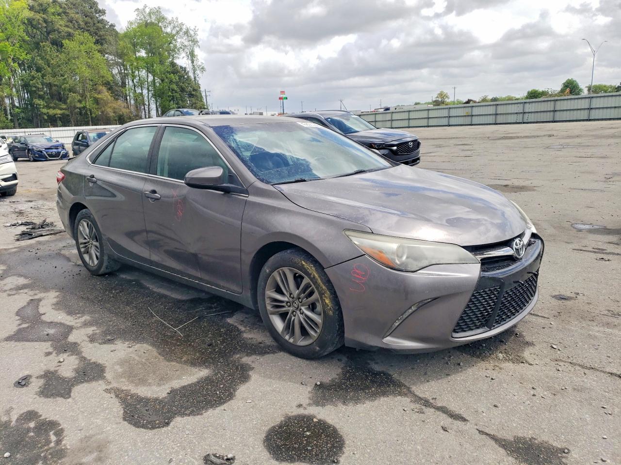 2017 Toyota Camry Se - Фото 4