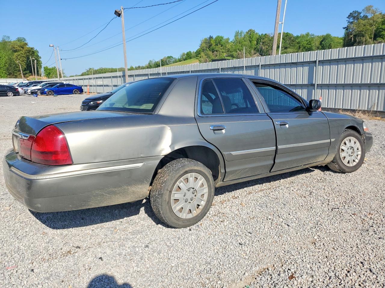 2004 Mercury Grand Marquis Gs - Image 3