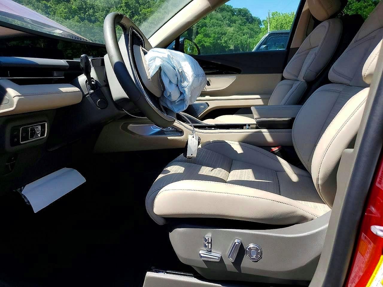 2025 Lincoln Nautilus Reserve - Фото 7