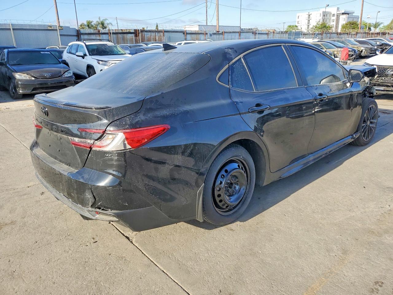 2025 Toyota Camry Se - Image 3