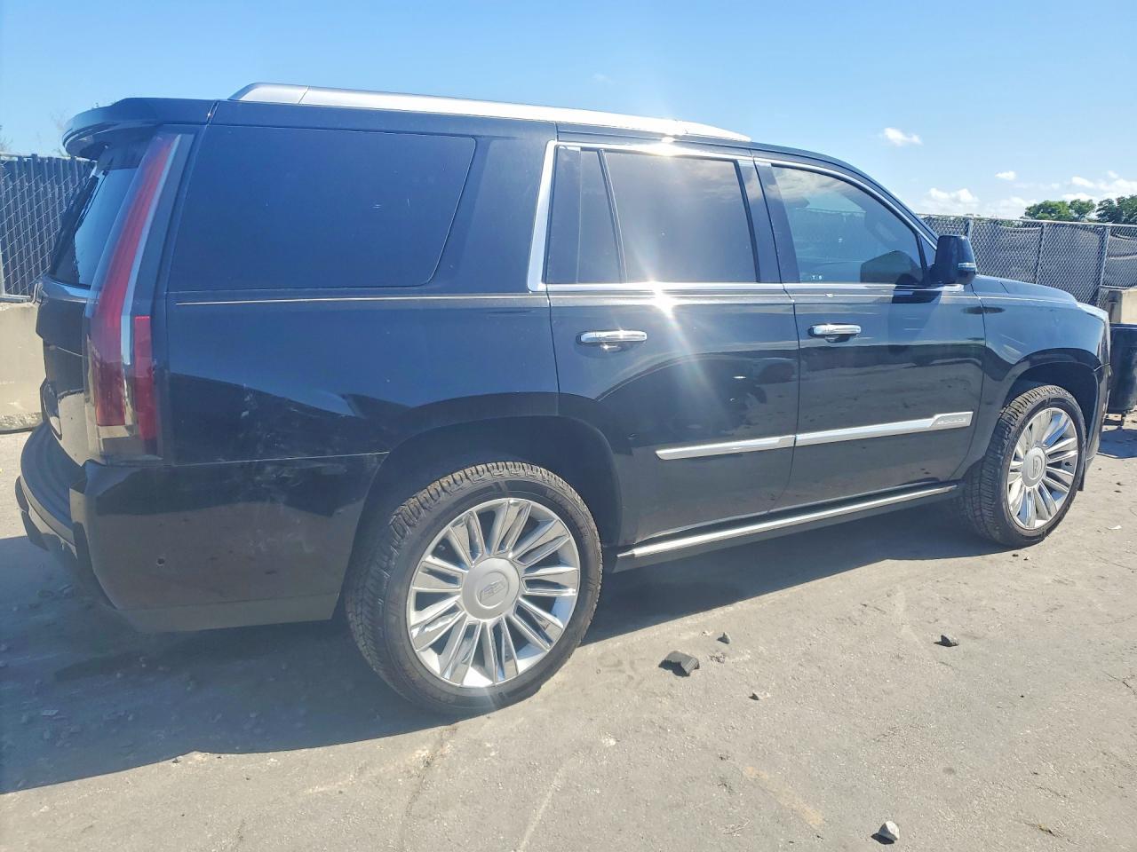 2019 Cadillac Escalade Platinum - Фото 3
