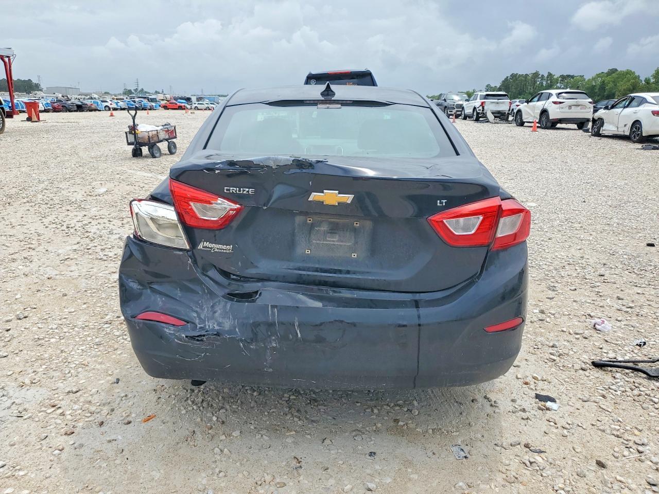 2018 Chevrolet Cruze Lt - Image 6