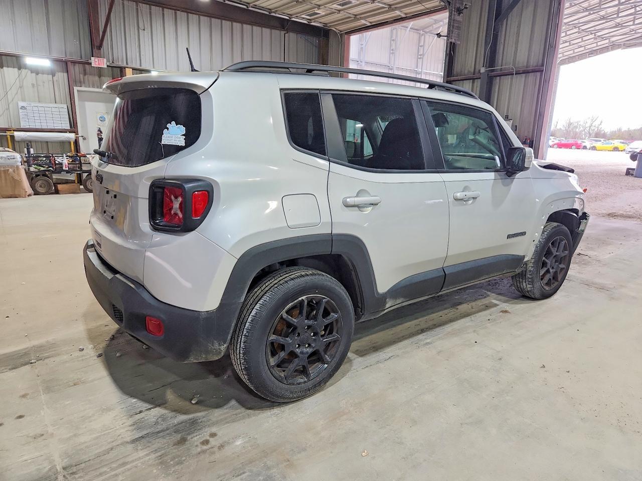 2020 Jeep Renegade Latitude - Image 3