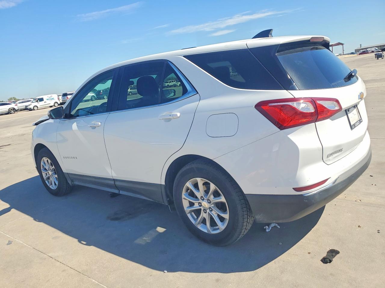 2018 Chevrolet Equinox Lt - Image 2