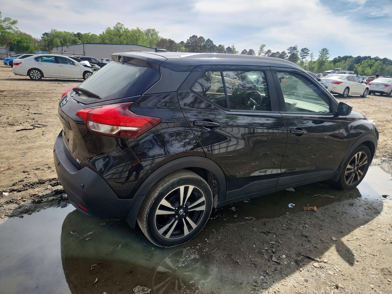 2020 Nissan Kicks Sv - Image 3