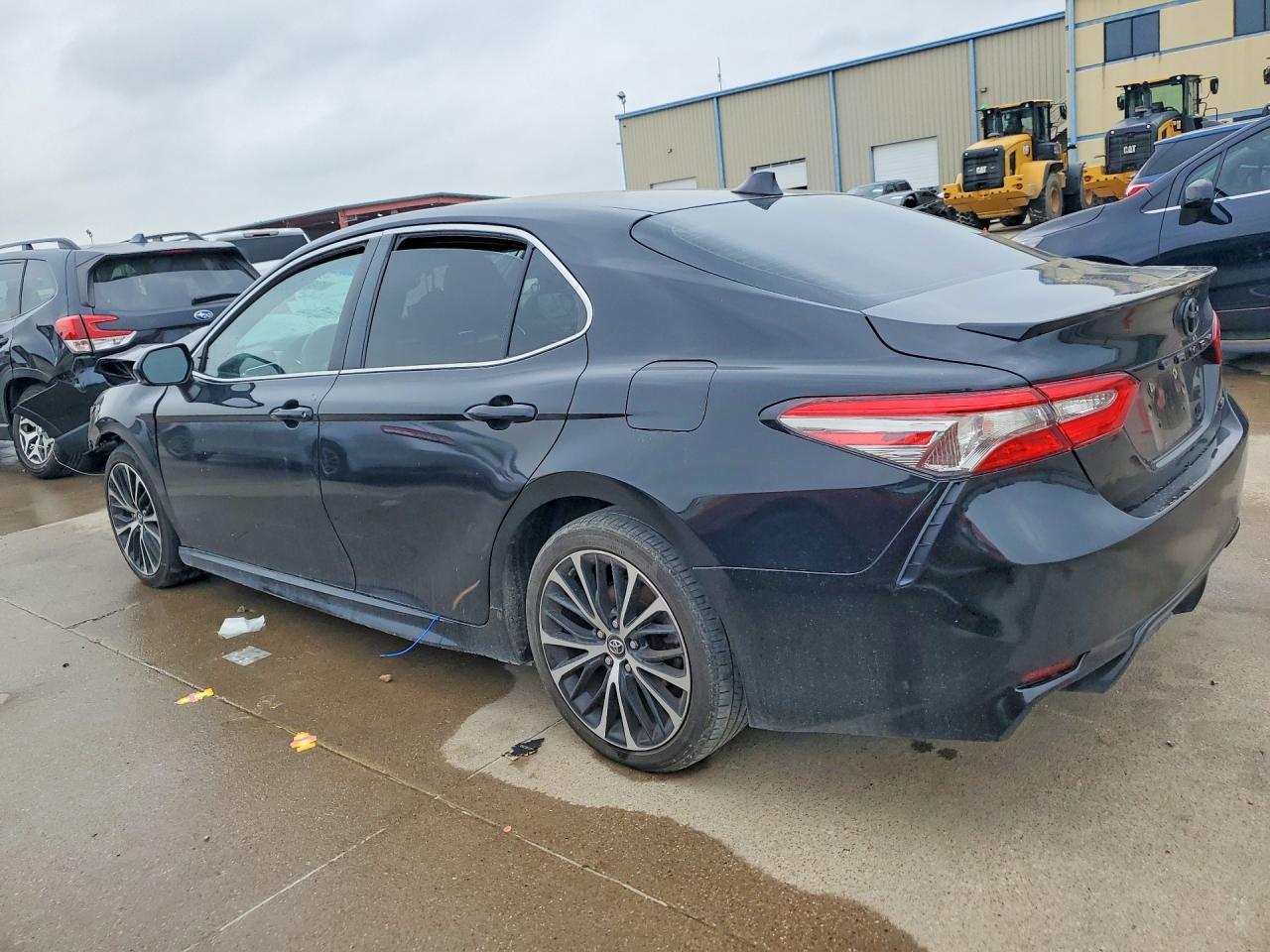 2018 Toyota Camry Se - Фото 2