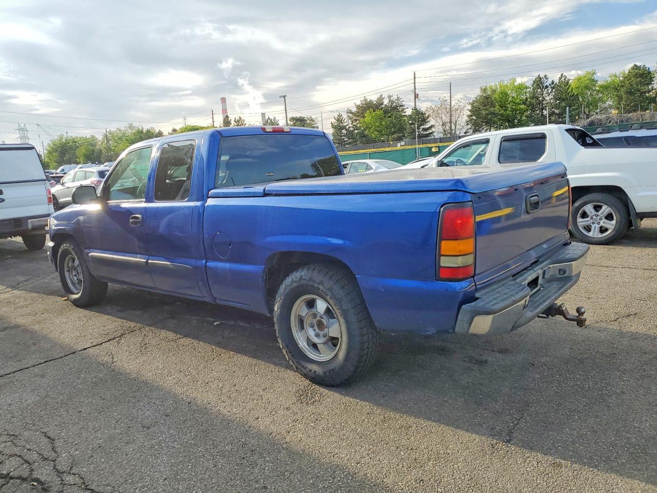 2004 GMC New Sierra C1500 - Фото 2