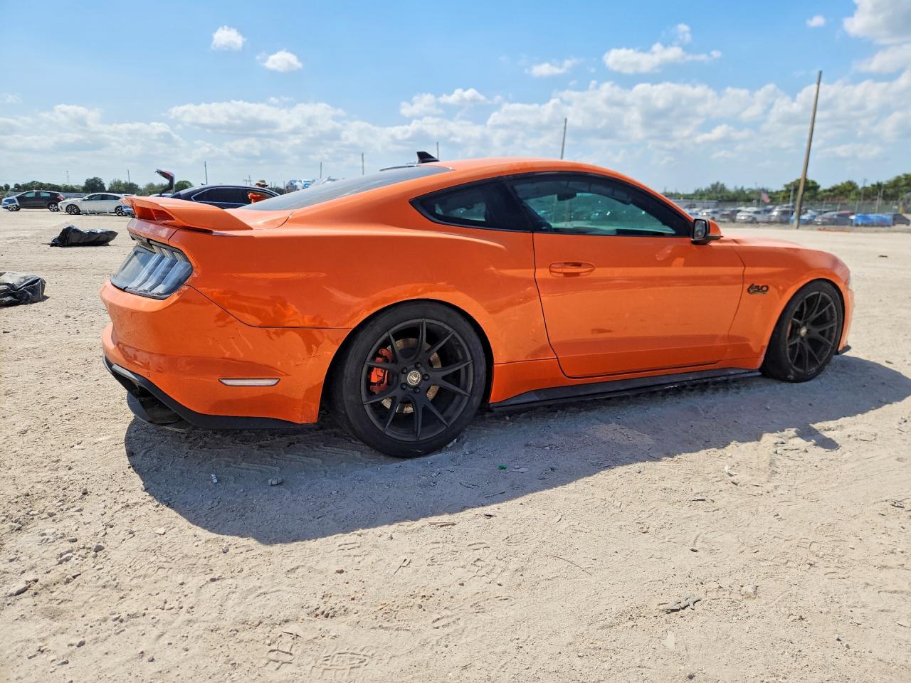 2020 Ford Mustang Gt - Фото 3