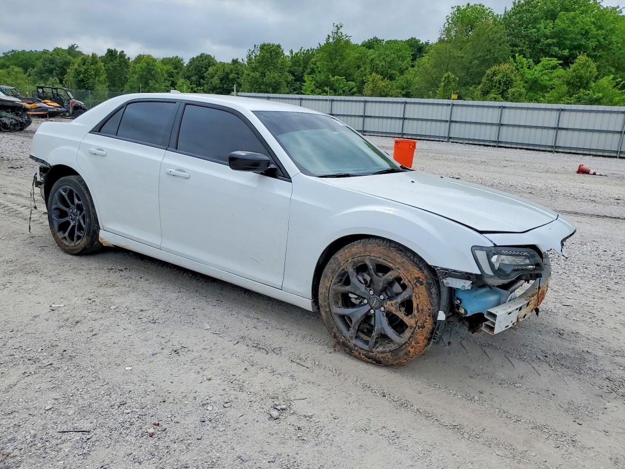 2022 Chrysler 300 Touring - Image 4