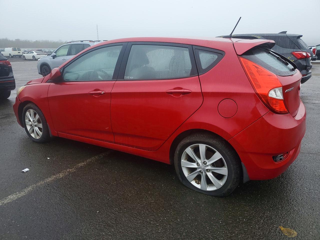 2012 Hyundai Accent Se - Фото 2
