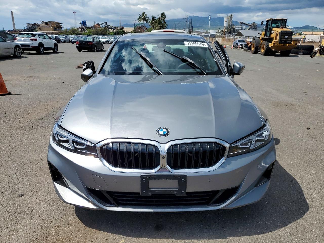 2025 BMW 330I - Фото 5