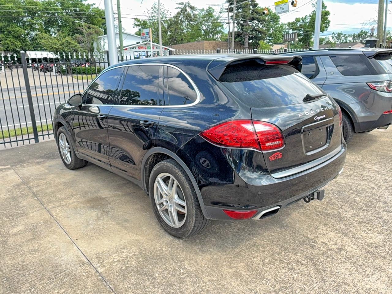 2014 Porsche Cayenne - Image 3