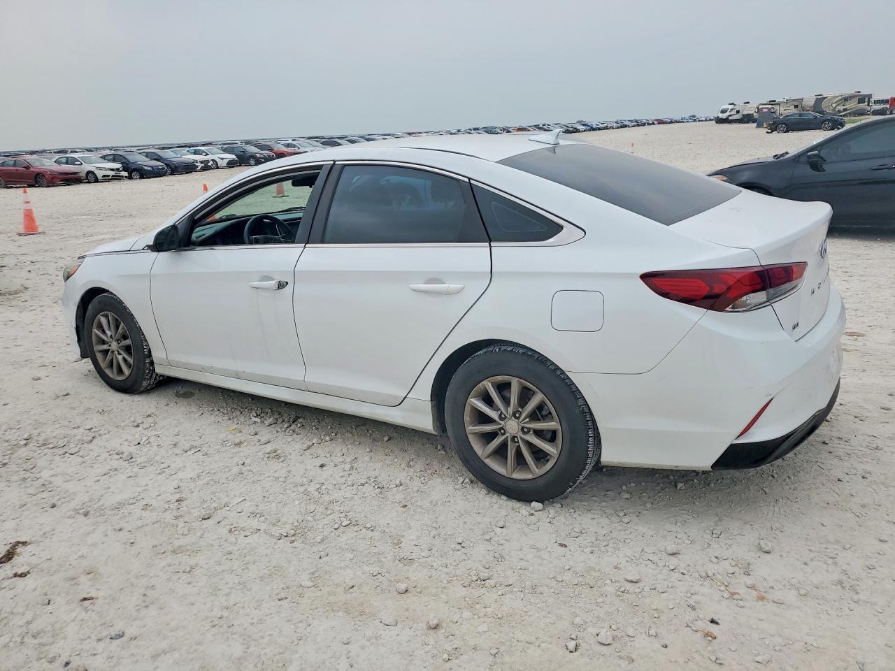 2019 Hyundai Sonata Se - Фото 2