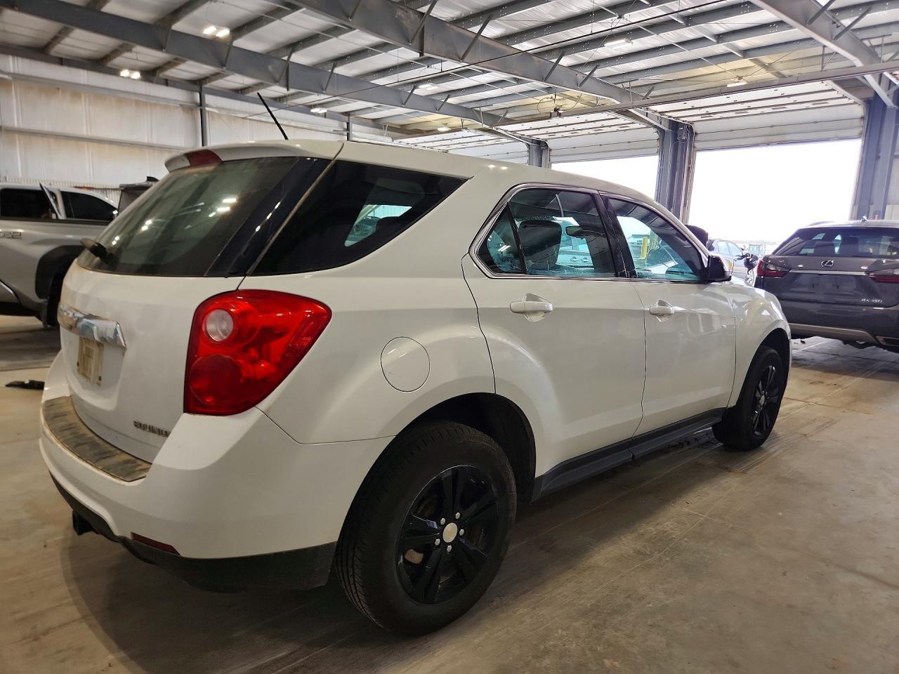 2015 Chevrolet Equinox Ls - Image 3