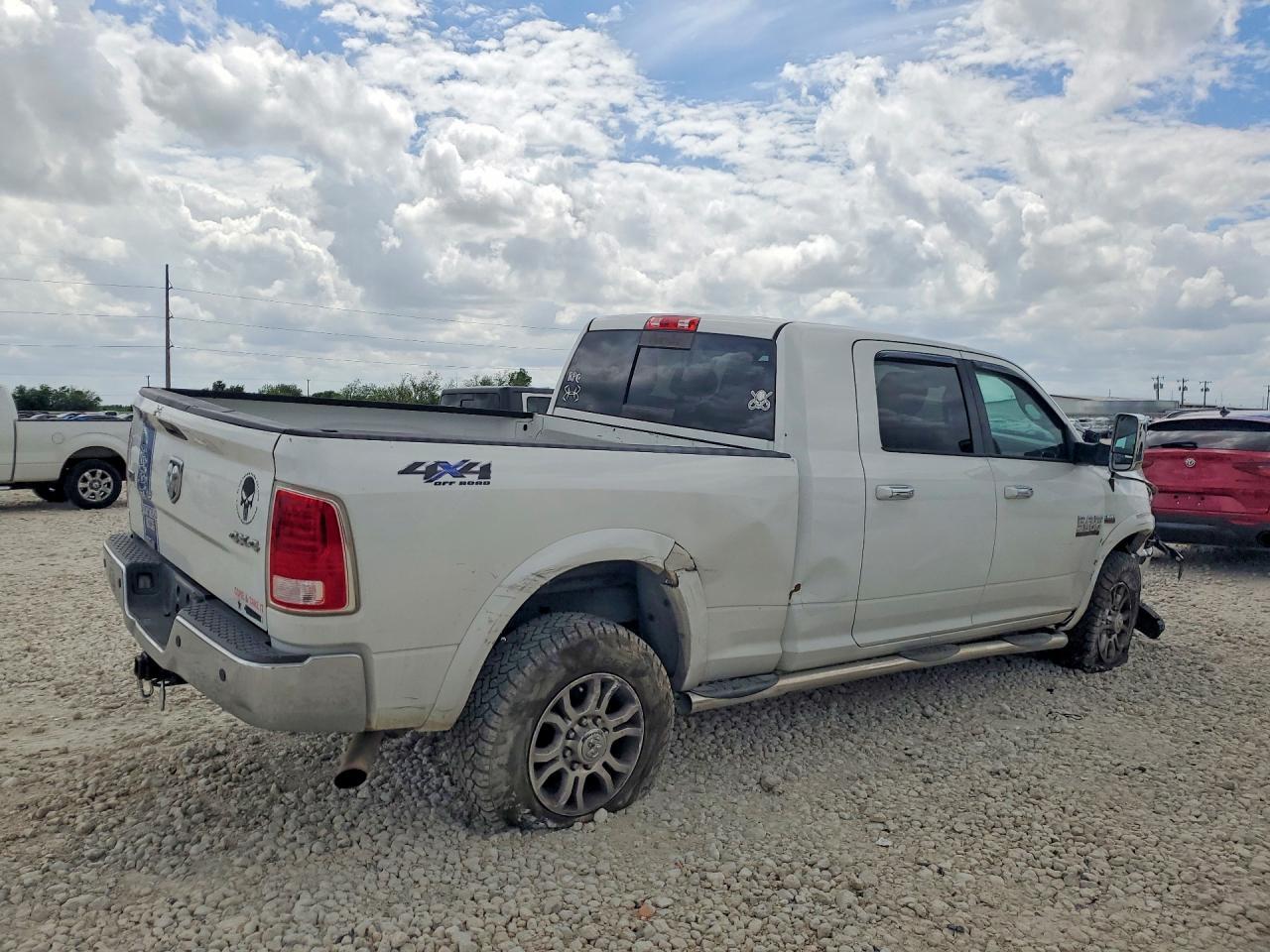 2015 Ram 2500 Laramie - Фото 3