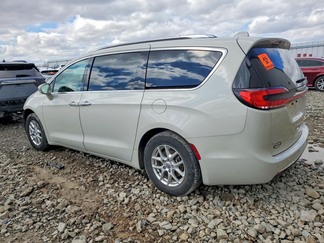 2021 Chrysler Pacifica Touring L - Фото 2