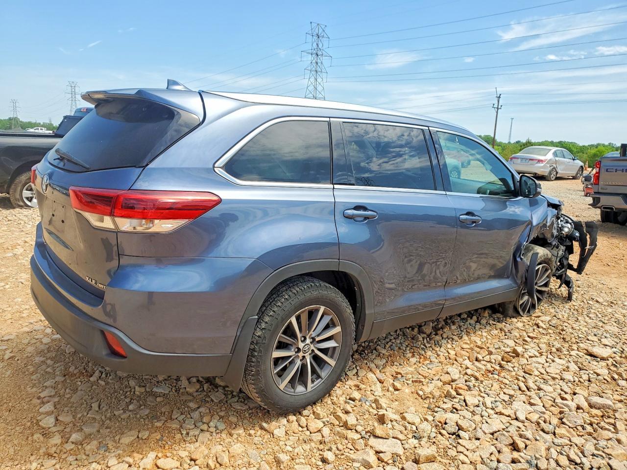2019 Toyota Highlander Xle - Фото 3
