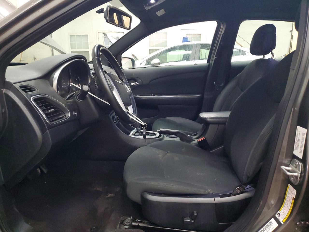 2012 Chrysler 200 Touring - Image 7