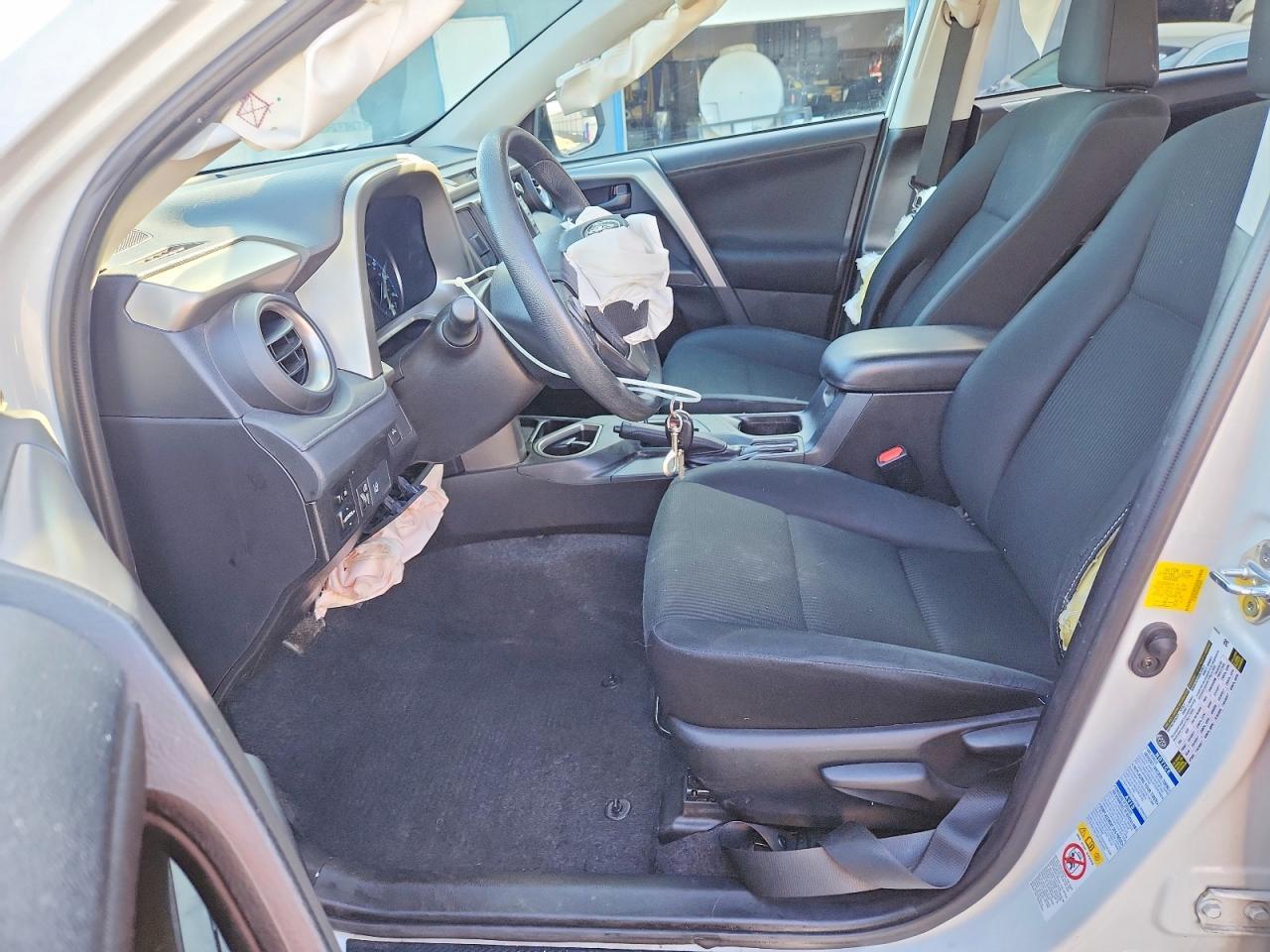 2017 Toyota Rav4 Le - Image 7