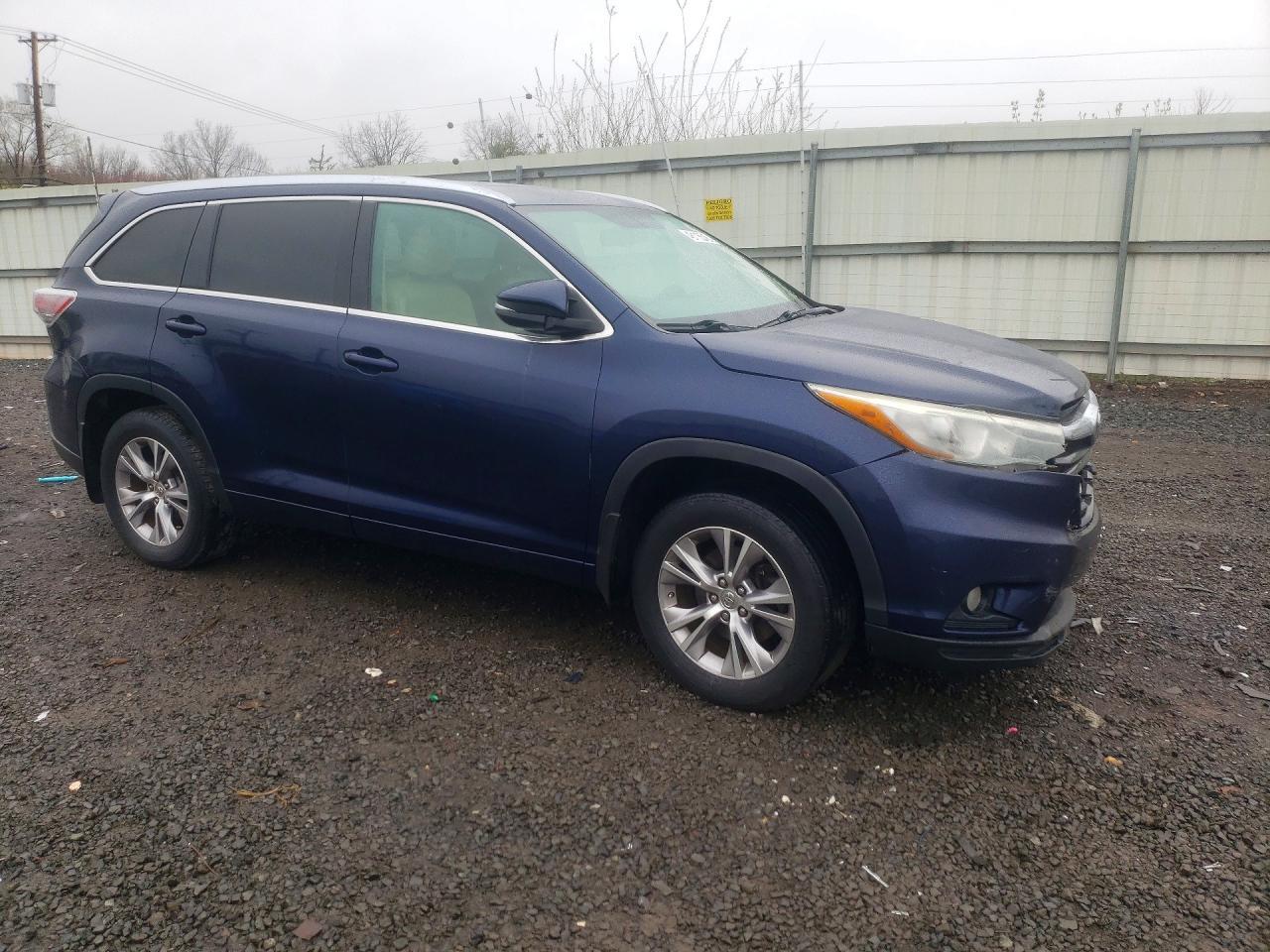 2015 Toyota Highlander Xle - Image 4