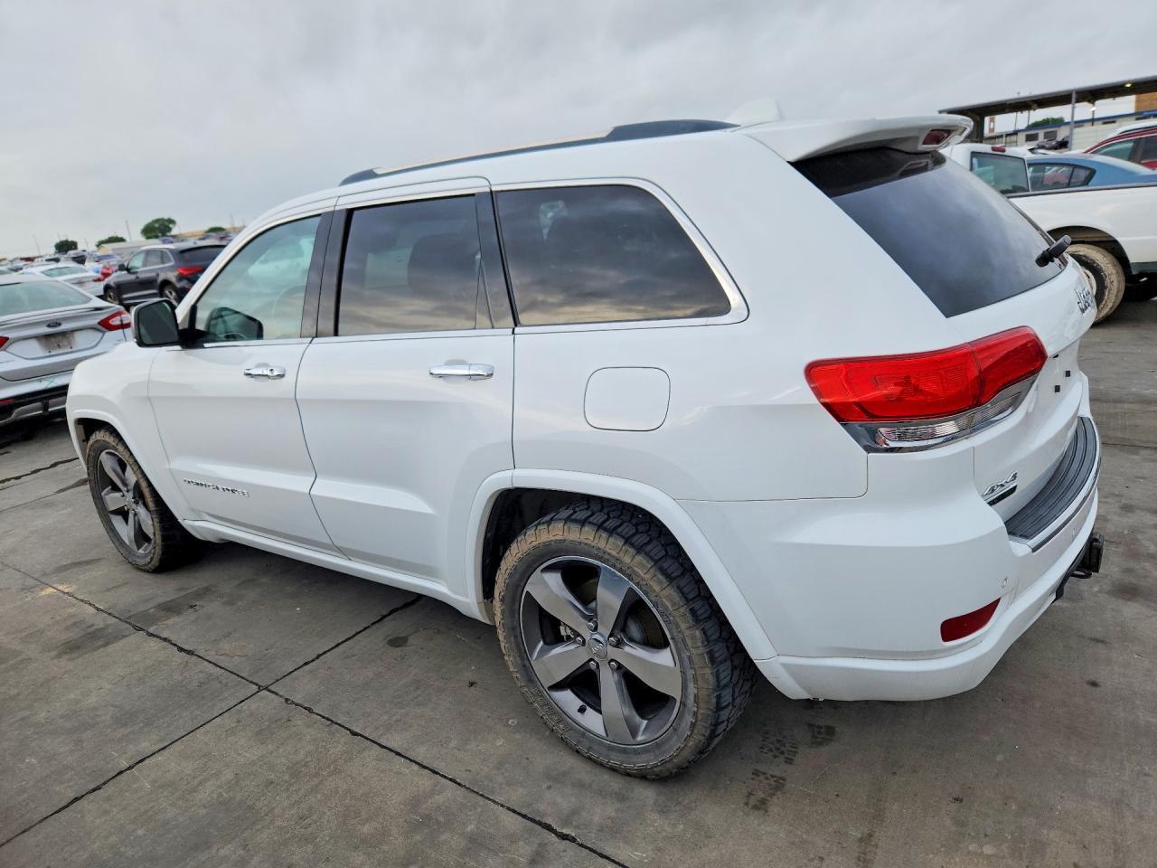 2015 Jeep Grand Cherokee Overland - Image 2