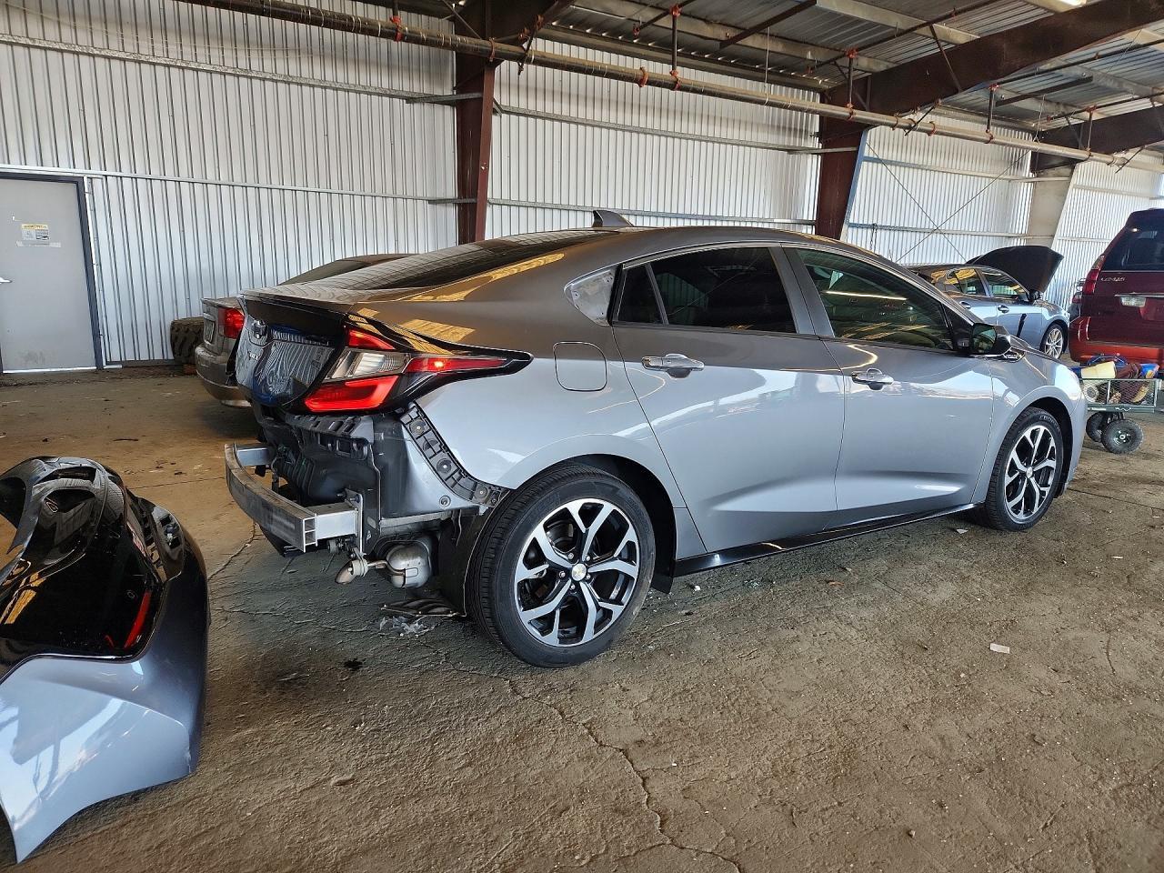 2018 Chevrolet Volt Premier - Image 3