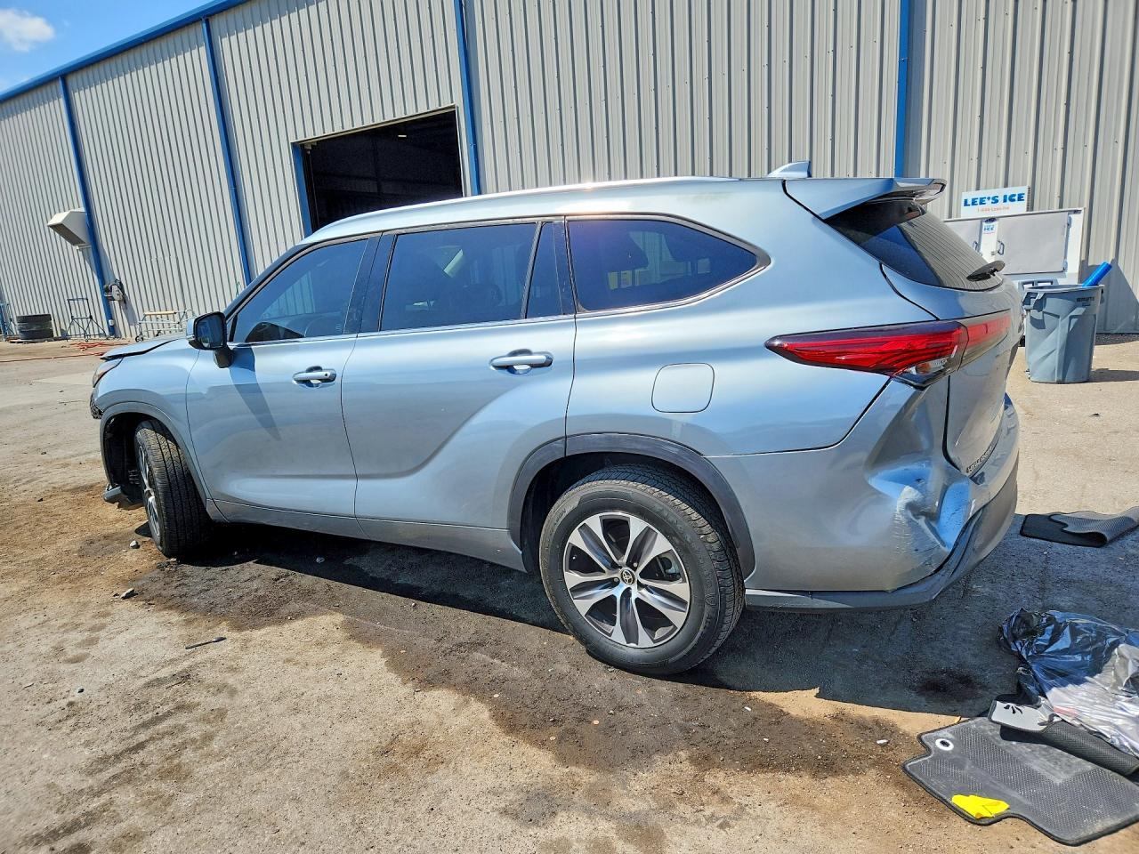2020 Toyota Highlander Xle - Image 2