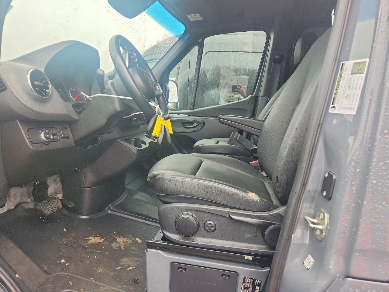 2024 Mercedes Benz Sprinter 2500 Delivery Van - Фото 7